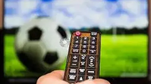 曼城绝地反击3-2险胜利兹联，福登双响立功，格瓦迪奥尔一击致命！