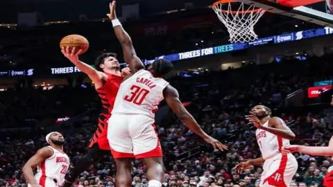 “再续前缘！博格巴与萨内欧冠重逢，赛后感人互动成佳话”